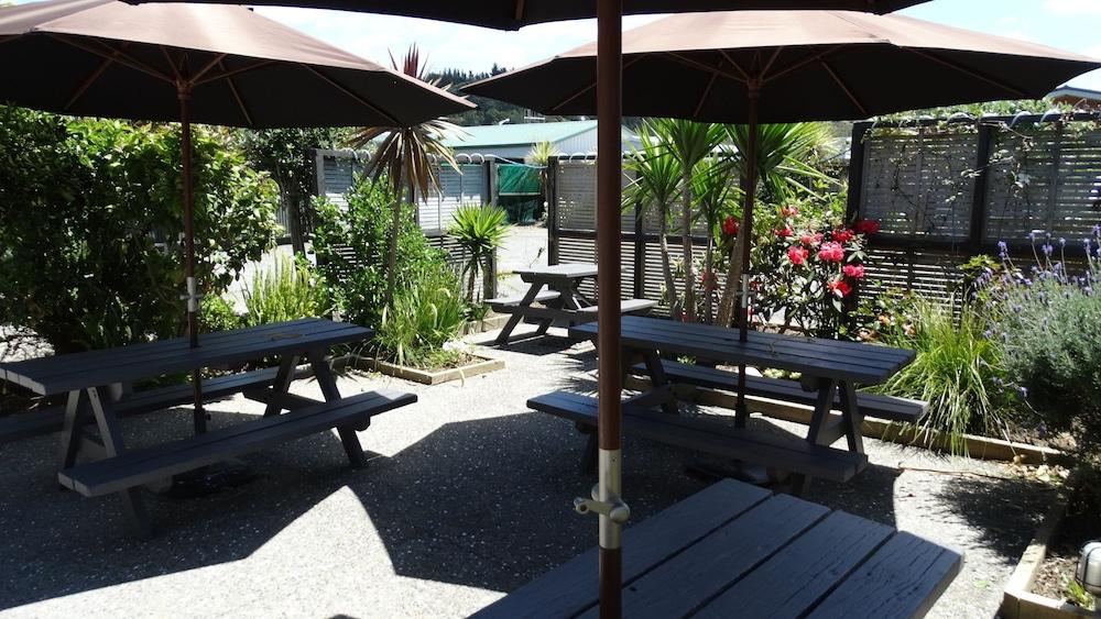 Southpacific Motel Whangamata Exterior photo