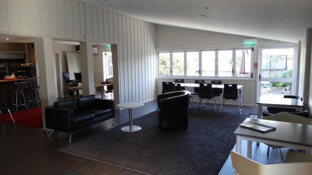 Southpacific Motel Whangamata Exterior photo